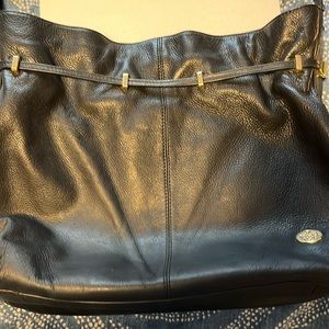 Vince Camuto New York Purse . Big and roomy magnetic closure.